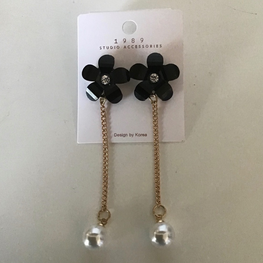 Black floral and goldearrings